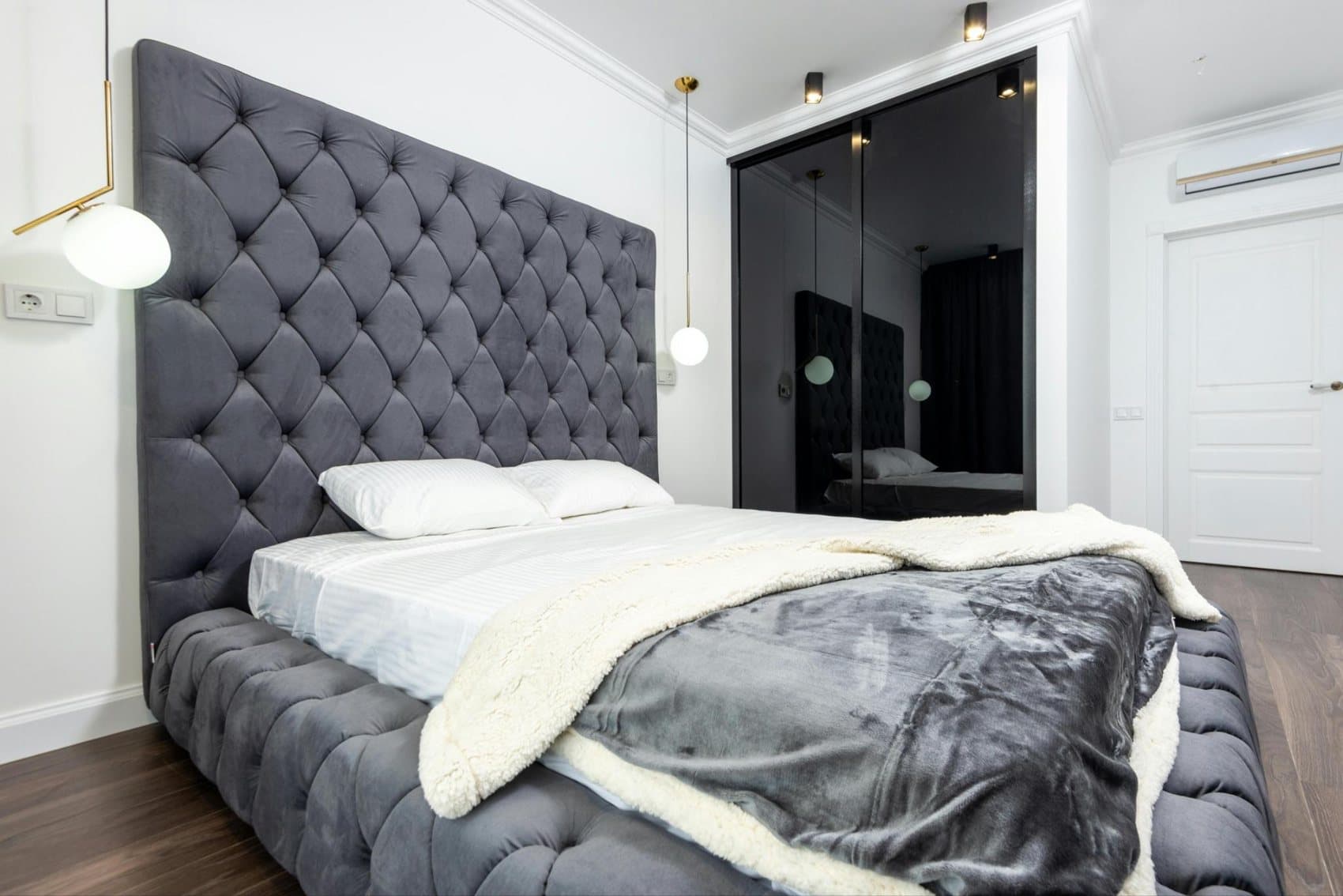 Chesterfield Bed
